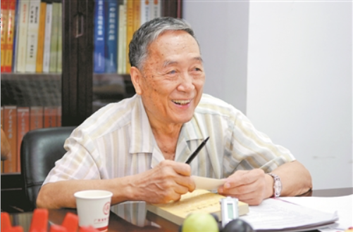 詹伯慧参与学术讨论。受访者供图